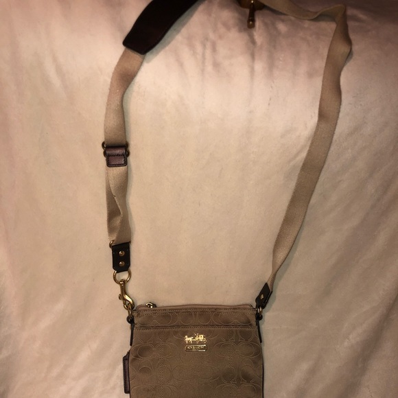 Vintage Coach Crossbody - Picture 7 of 8
